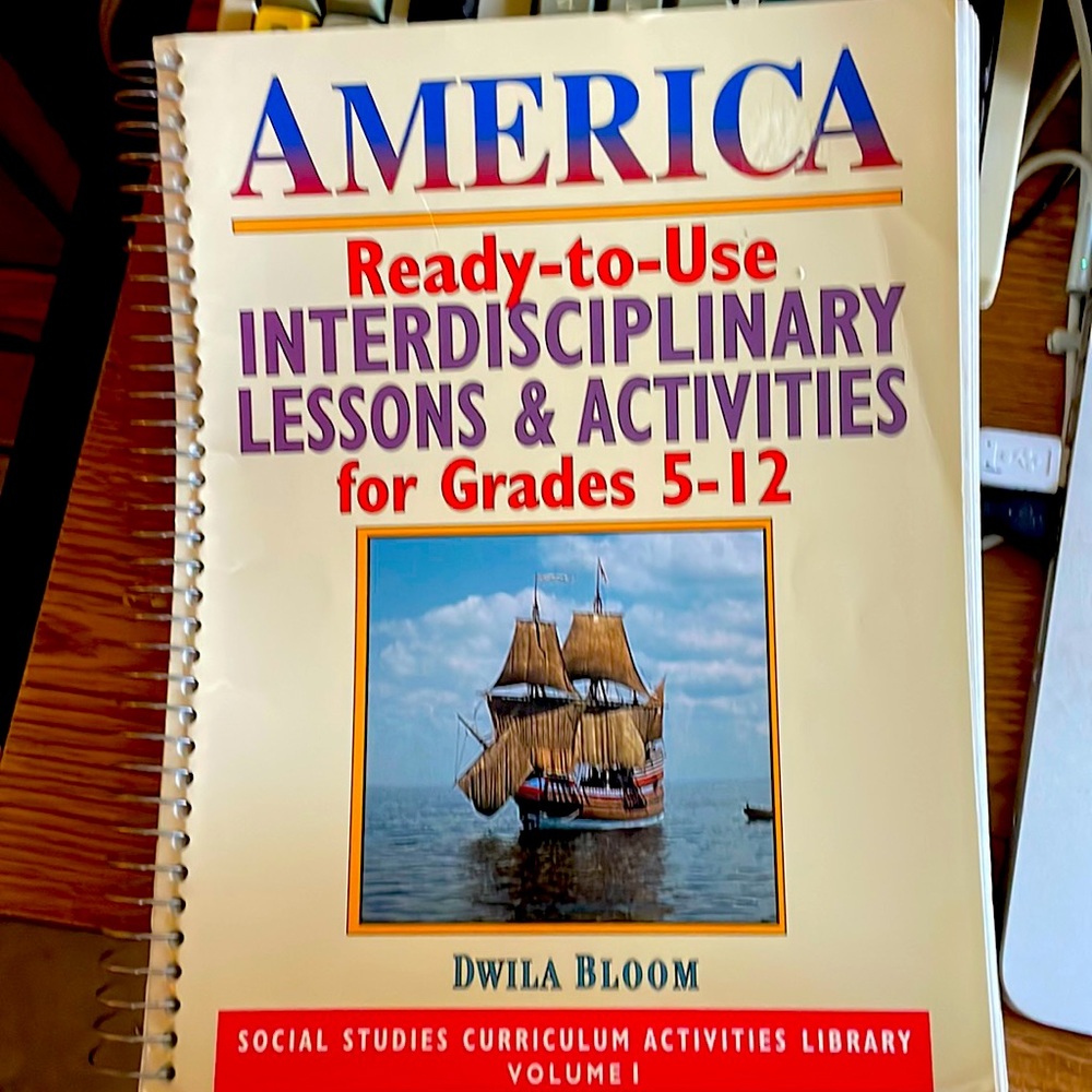America Teacher’s Manual - Book interdisciplinary lessons Gr 5-12 (mlb)
